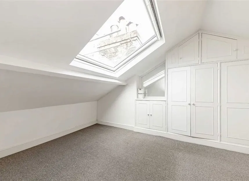 Meadow Road, South Lambeth, SW8, photo 4