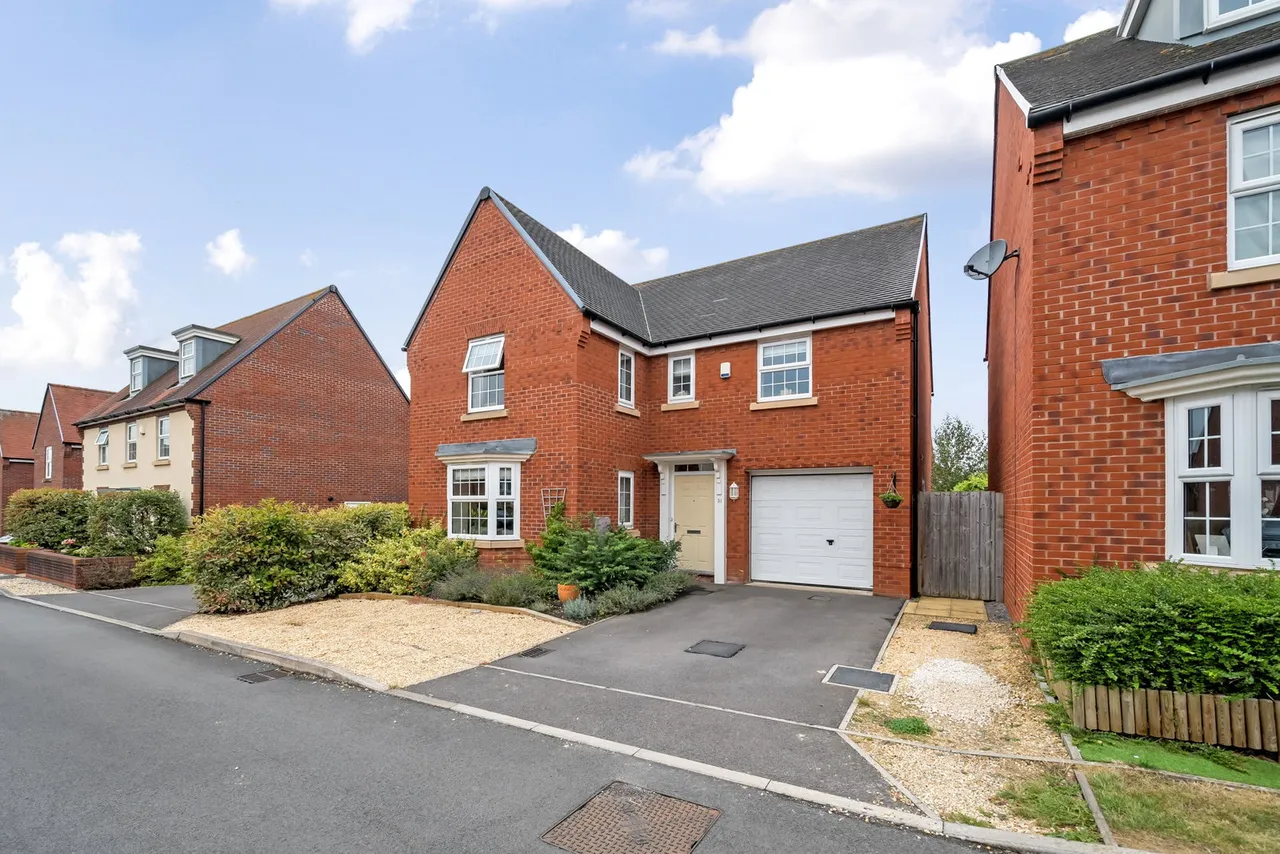 4 bed house for sale — Corncockle Close, Melksham