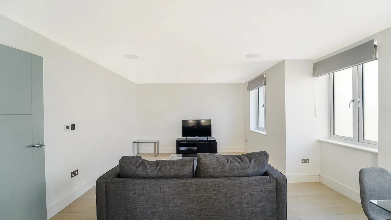 Ealing Green, Ealing, W5, photo 3