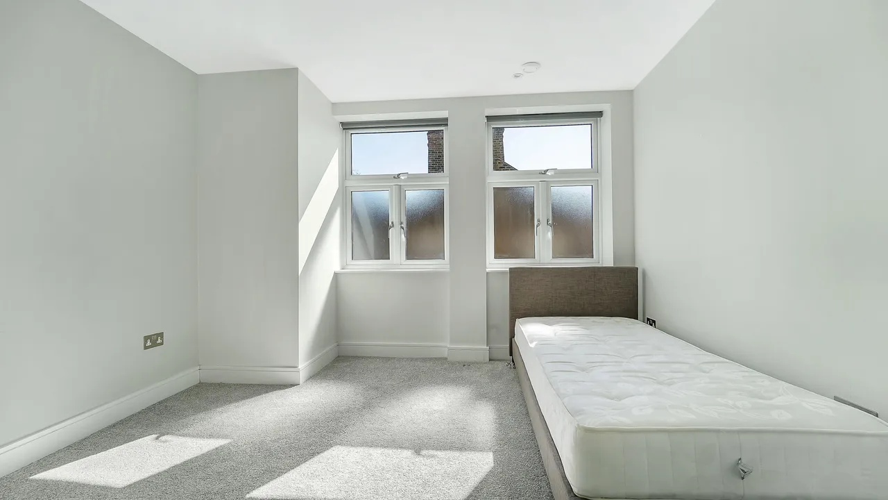 Ealing Green, Ealing, W5, photo 4