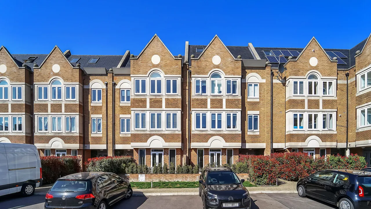Ealing Green, Ealing, W5, photo 8