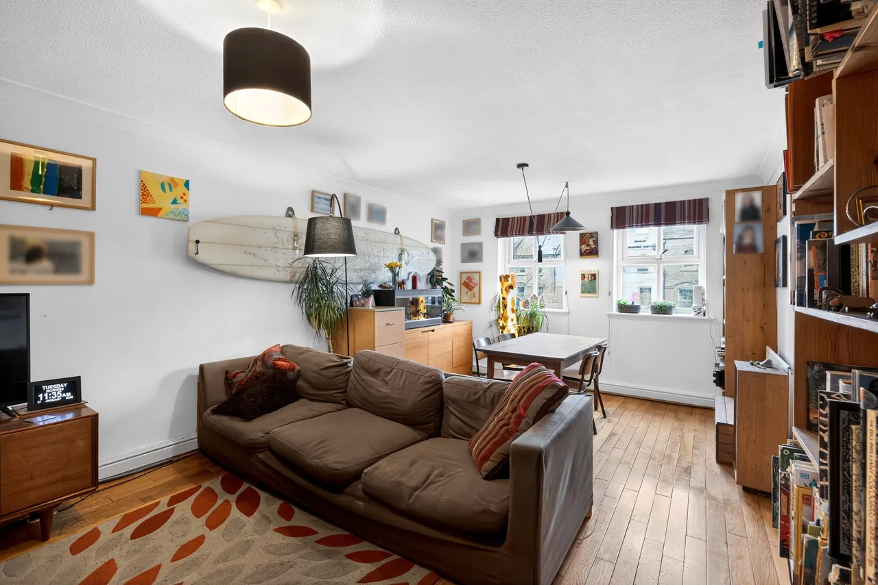 2 bed flat for sale, Vauxhall Grove, London, SW8