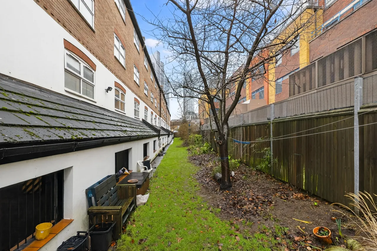 Vauxhall Grove, London, SW8, photo 20