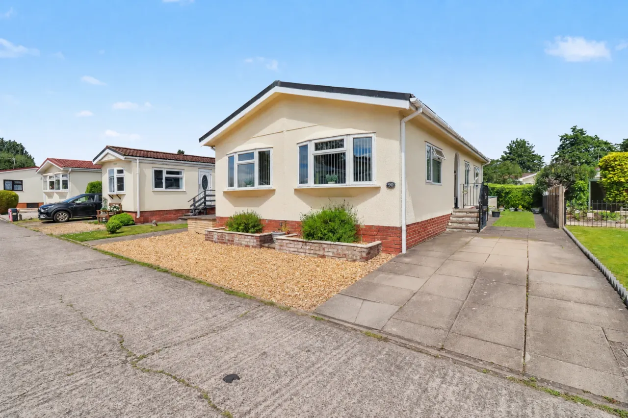 2 bed property for sale, Lodgefield Park, Stafford