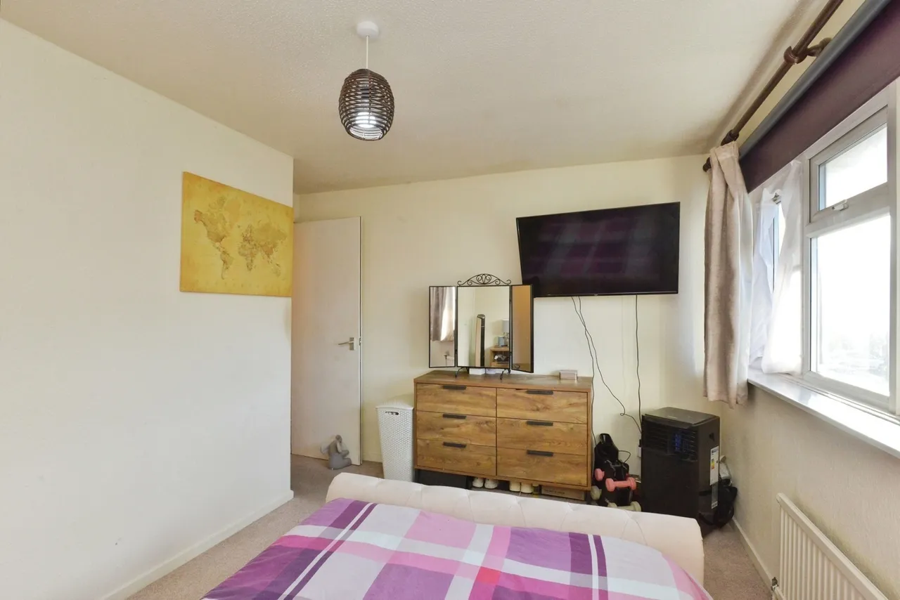 Ramsons Avenue, Conniburrow, Milton Keynes, Buckinghamshire, MK14, photo 8