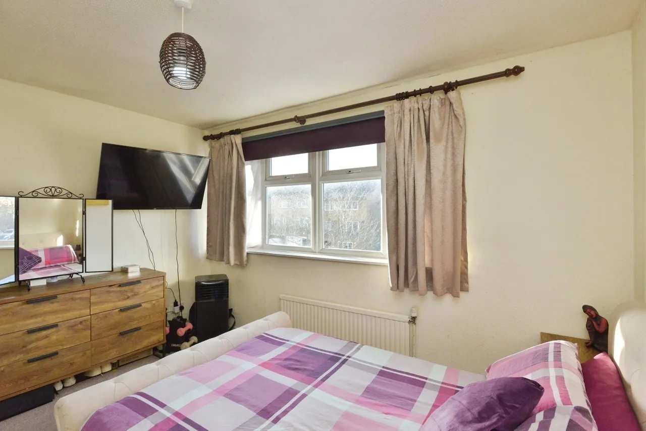 Ramsons Avenue, Conniburrow, Milton Keynes, Buckinghamshire, MK14, photo 16