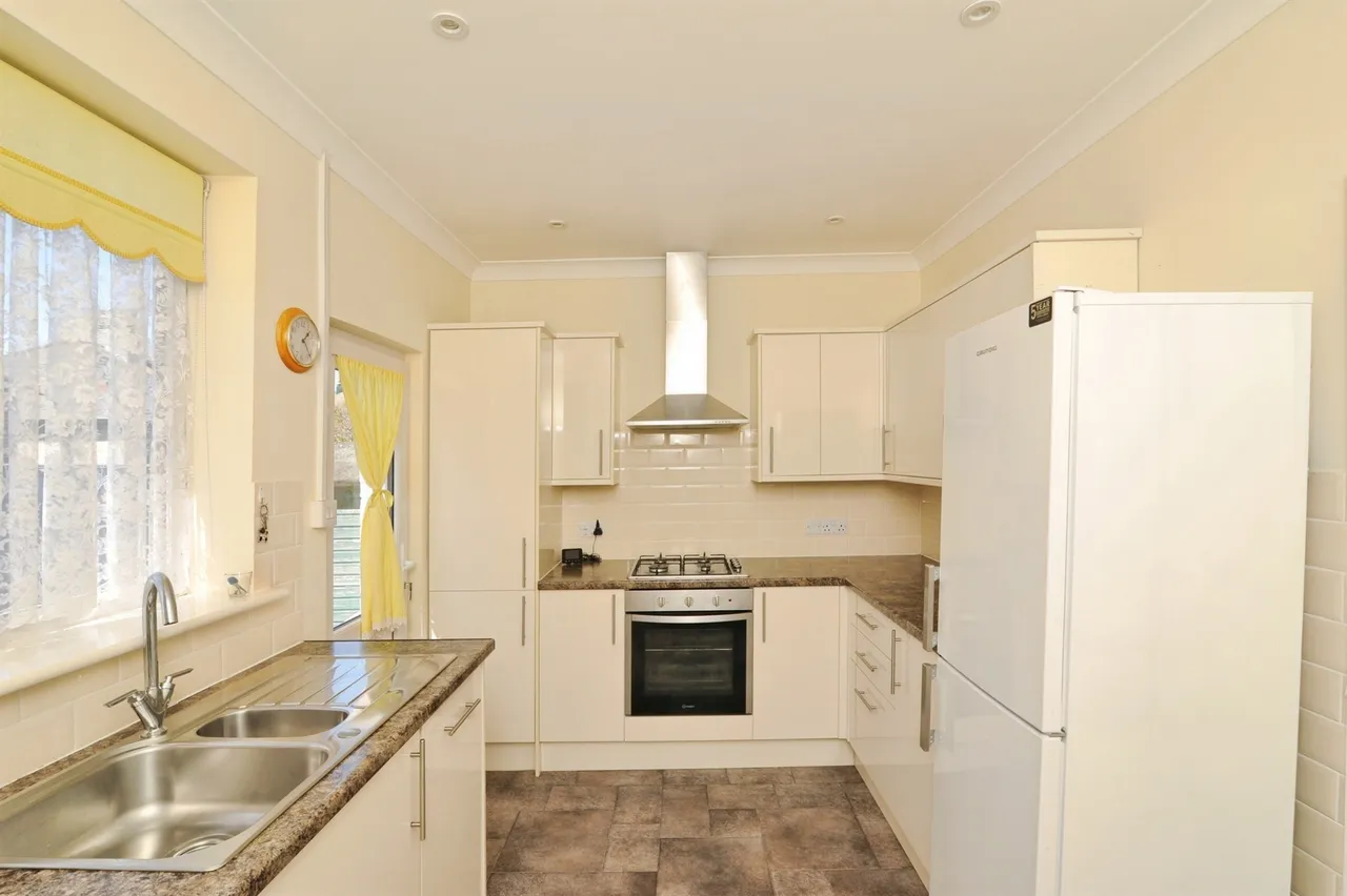 Ashbrook Road, St. Leonards-On-Sea, photo 5