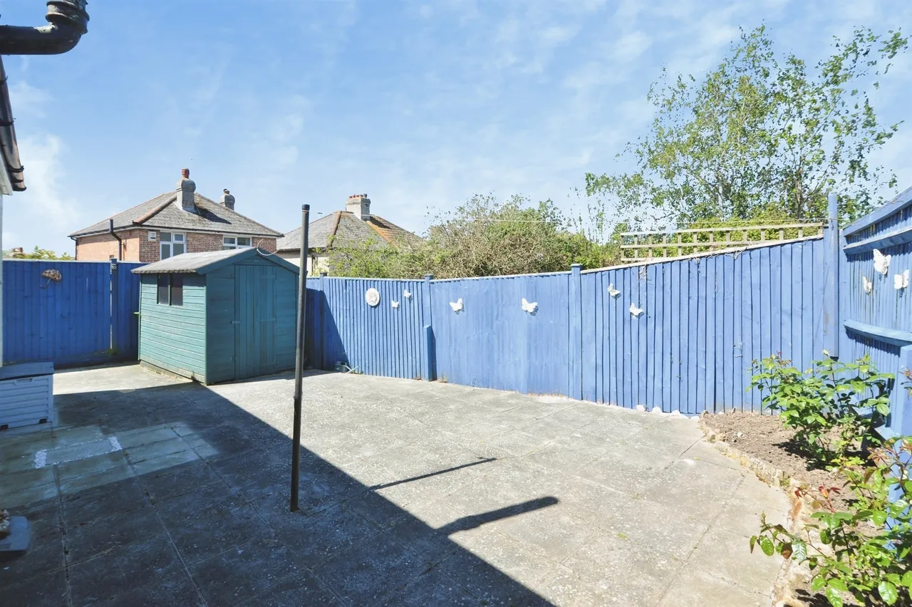 Ashbrook Road, St. Leonards-On-Sea, photo 12