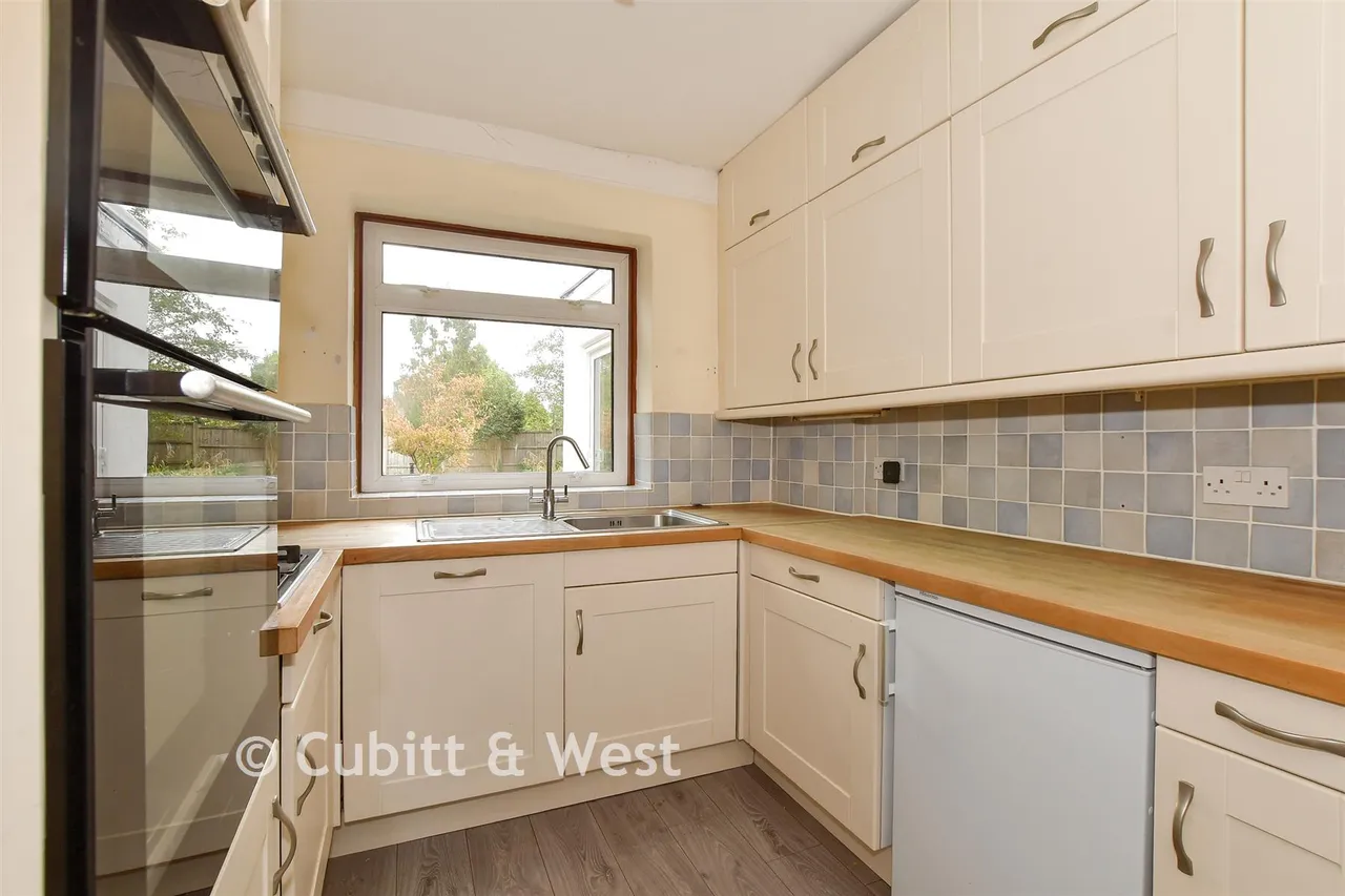 Coulsdon Road, Coulsdon, CR5, photo 4