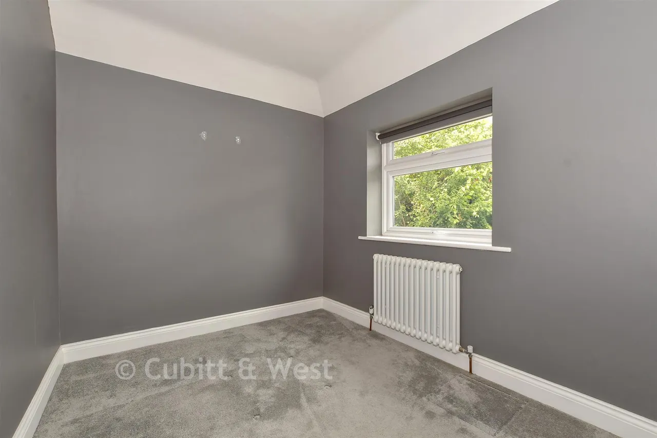 Coulsdon Road, Coulsdon, CR5, photo 12