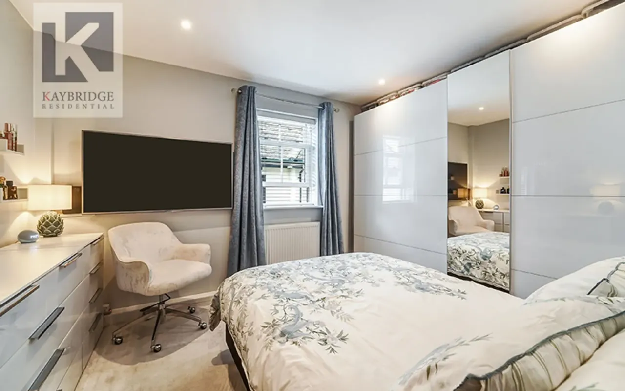 Cox Lane, Lily Court, KT19, photo 8