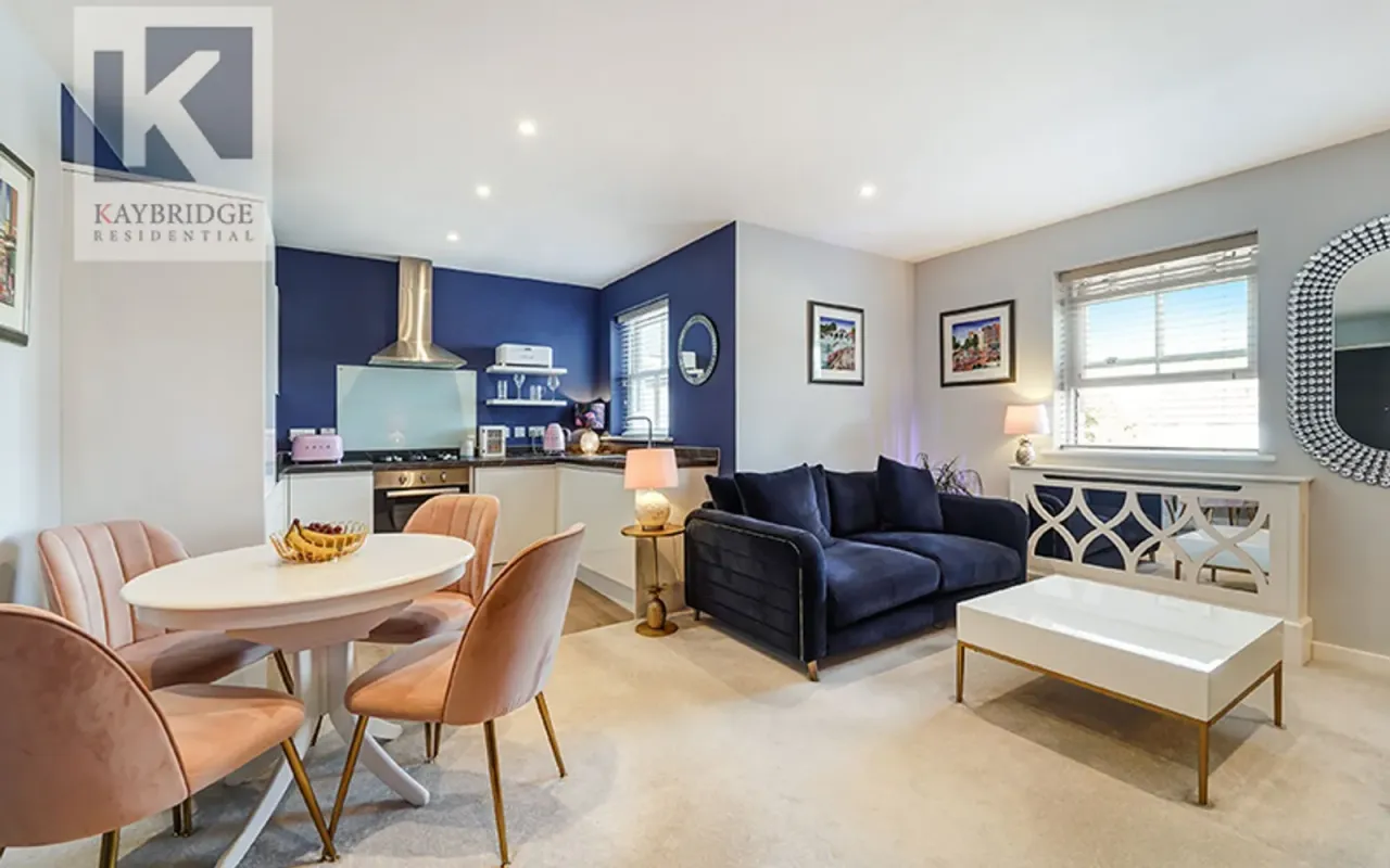 Cox Lane, Lily Court, KT19, photo 2
