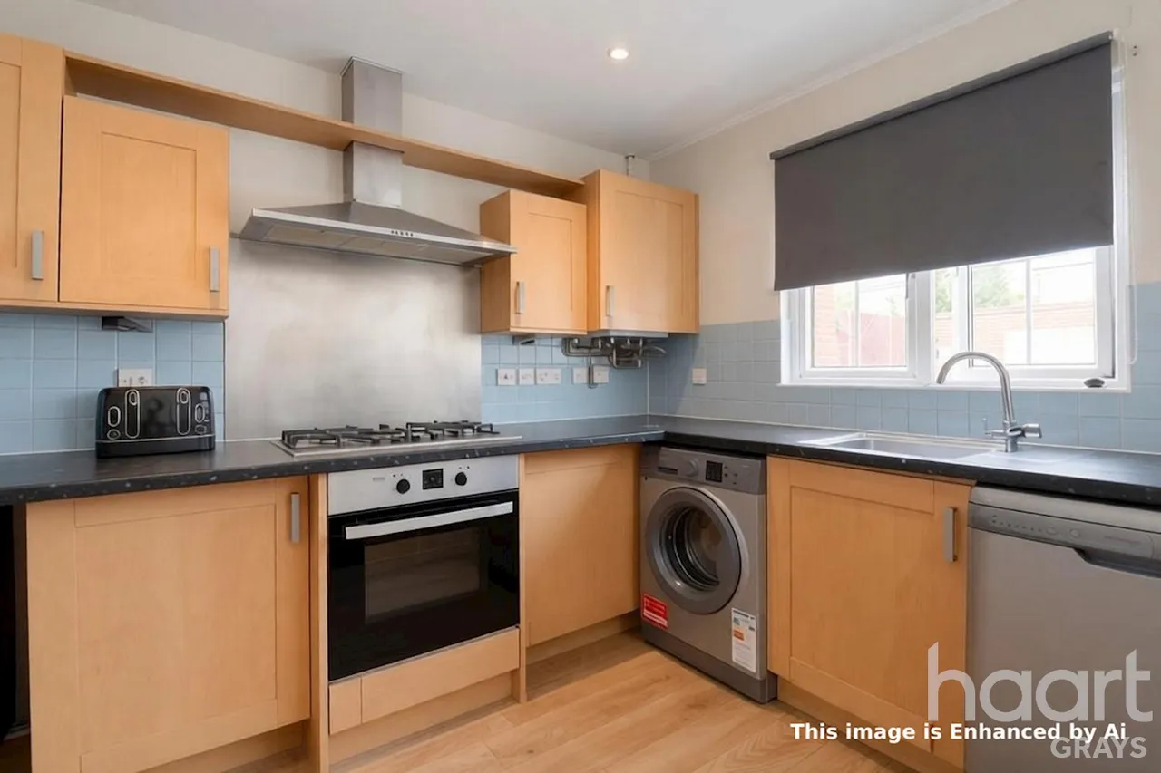 Founes Drive, Chafford Hundred, RM16, photo 7