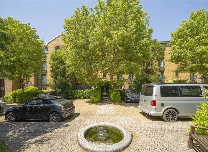 2 bed flat for sale, Durward Street, Whitechapel, E1