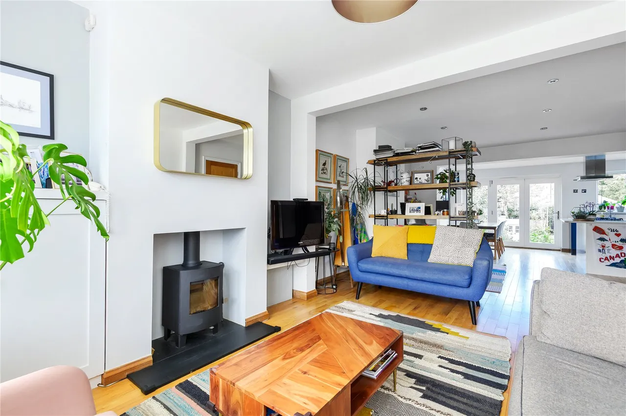 Manor Lane, Sunbury, TW16 5EB, photo 2