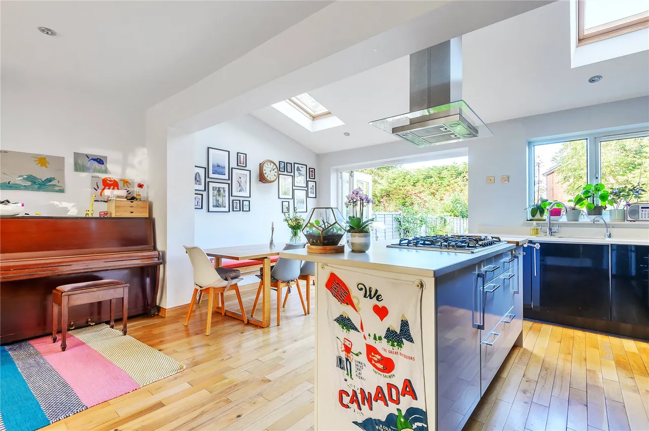 Manor Lane, Sunbury, TW16 5EB, photo 4