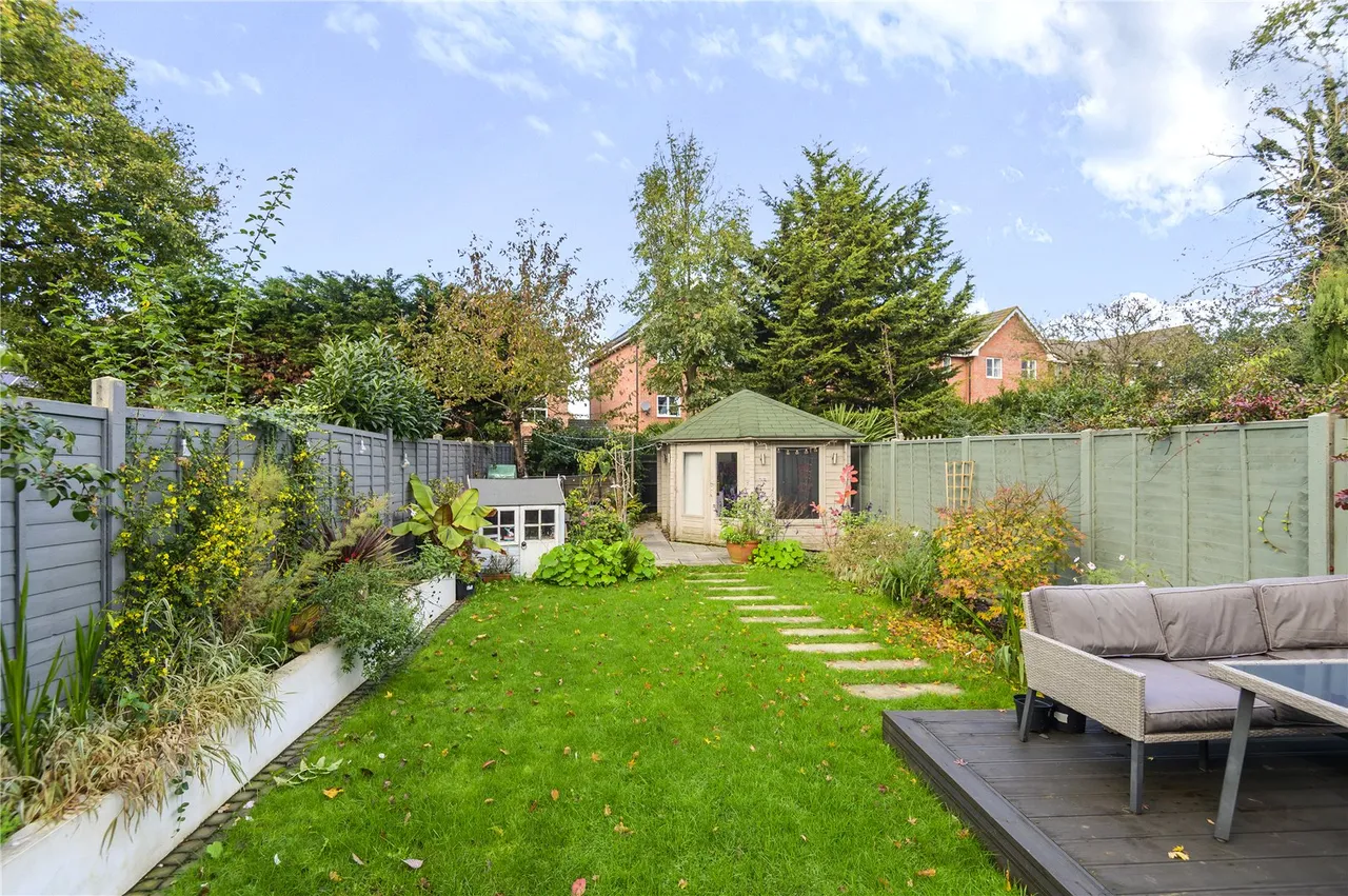 Manor Lane, Sunbury, TW16 5EB, photo 11