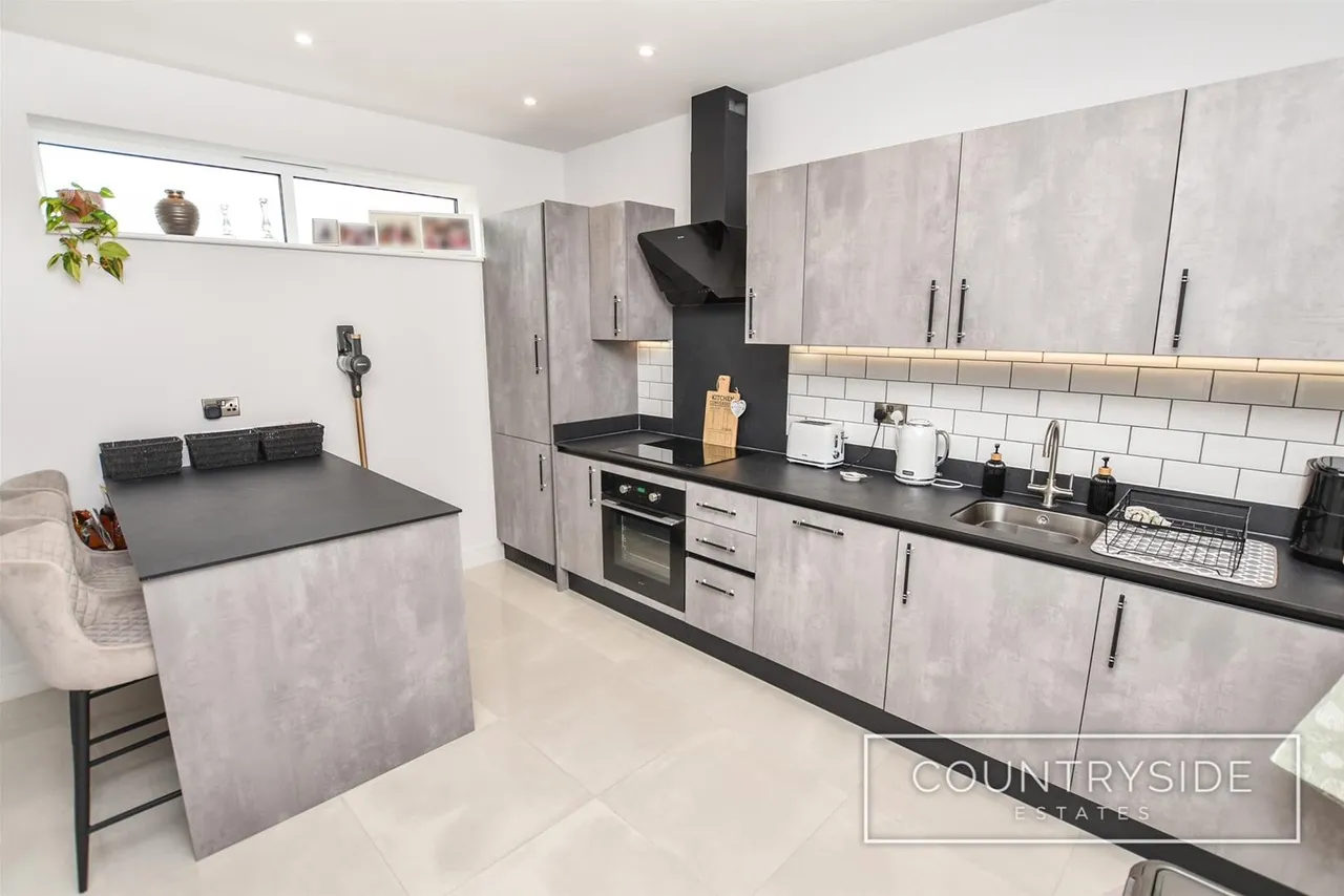 Beech Road, Hadleigh, photo 8
