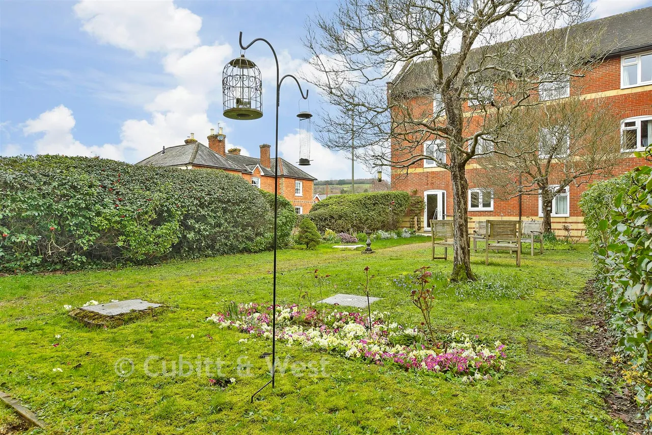 Station Road, Dorking, RH4, photo 11