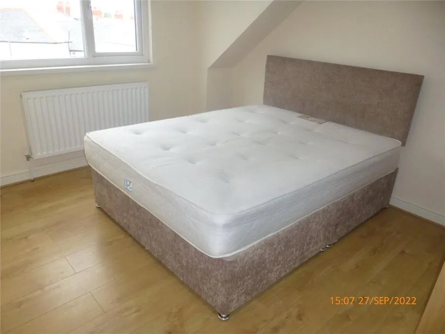 2 bed flat to rent, North Road, Gabalfa, CF14
