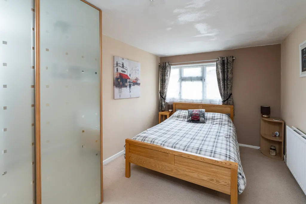 St. Johns Road, Westcott, RH4, photo 5