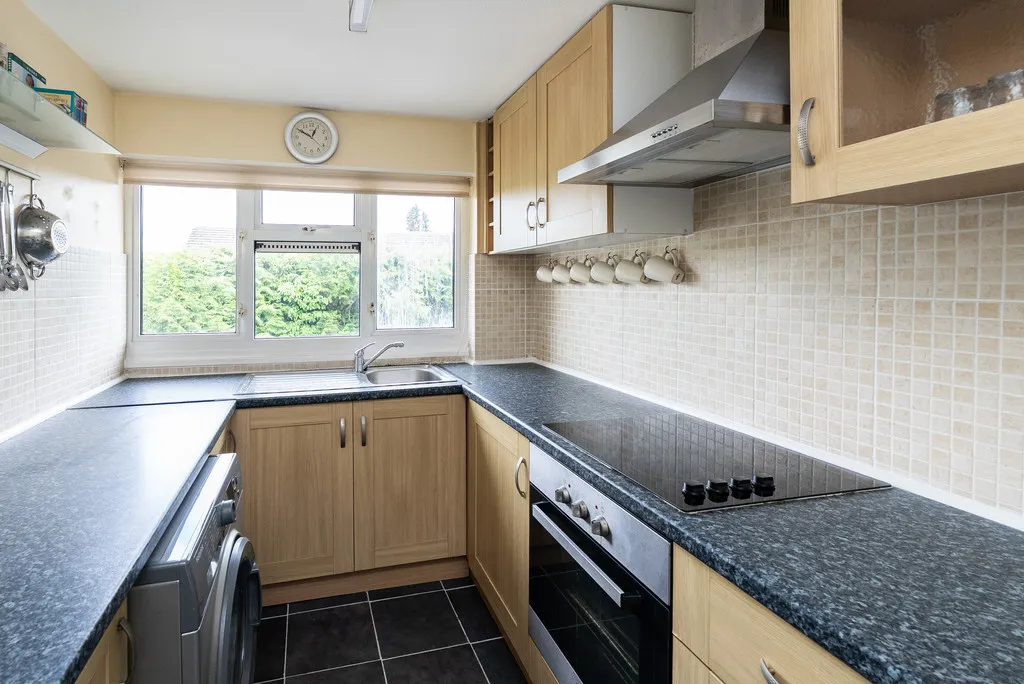 St. Johns Road, Westcott, RH4, photo 4