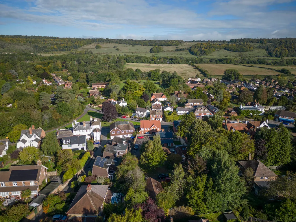 St. Johns Road, Westcott, RH4, photo 9