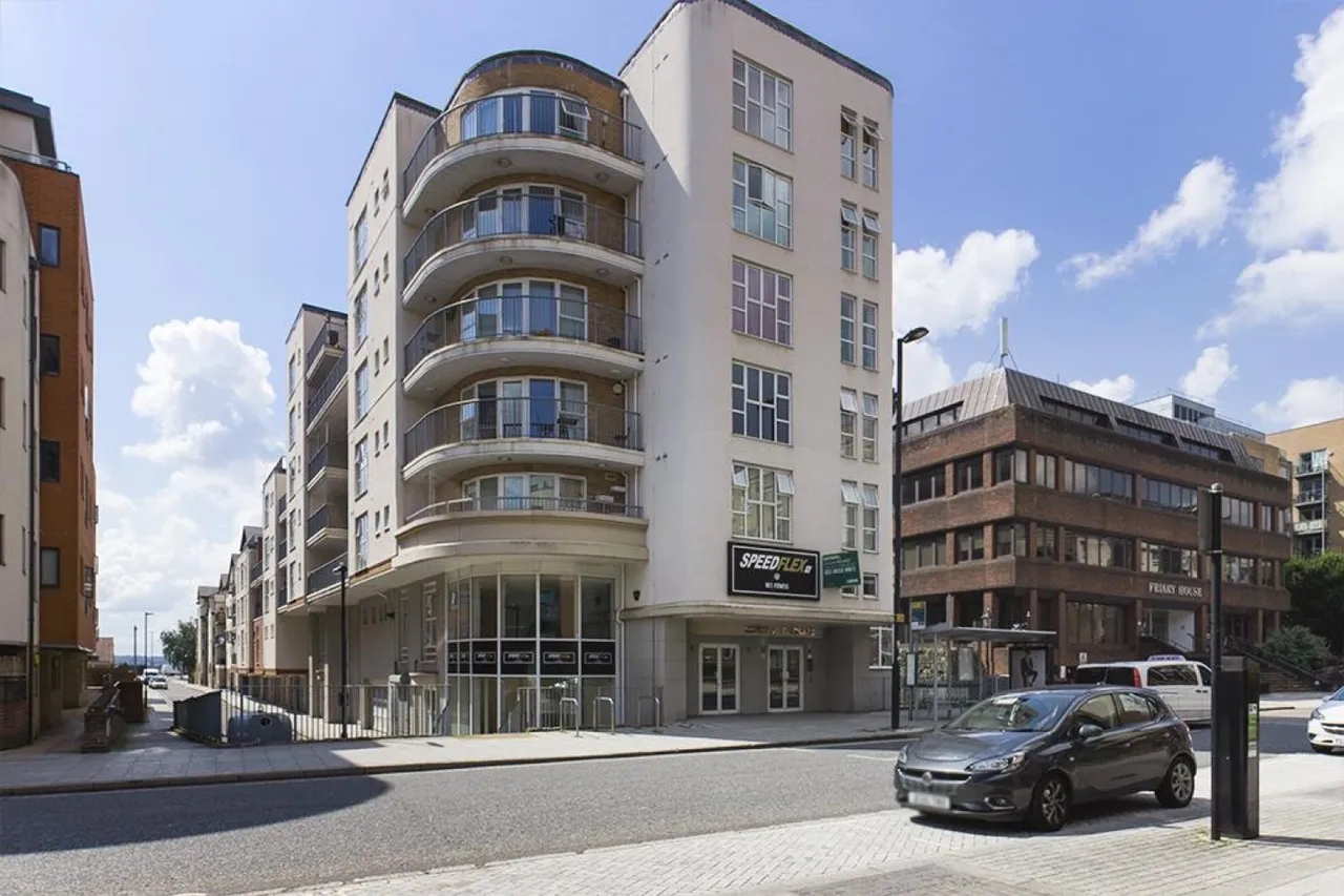City Court, Lower Canal Walk, Southampton, photo 2