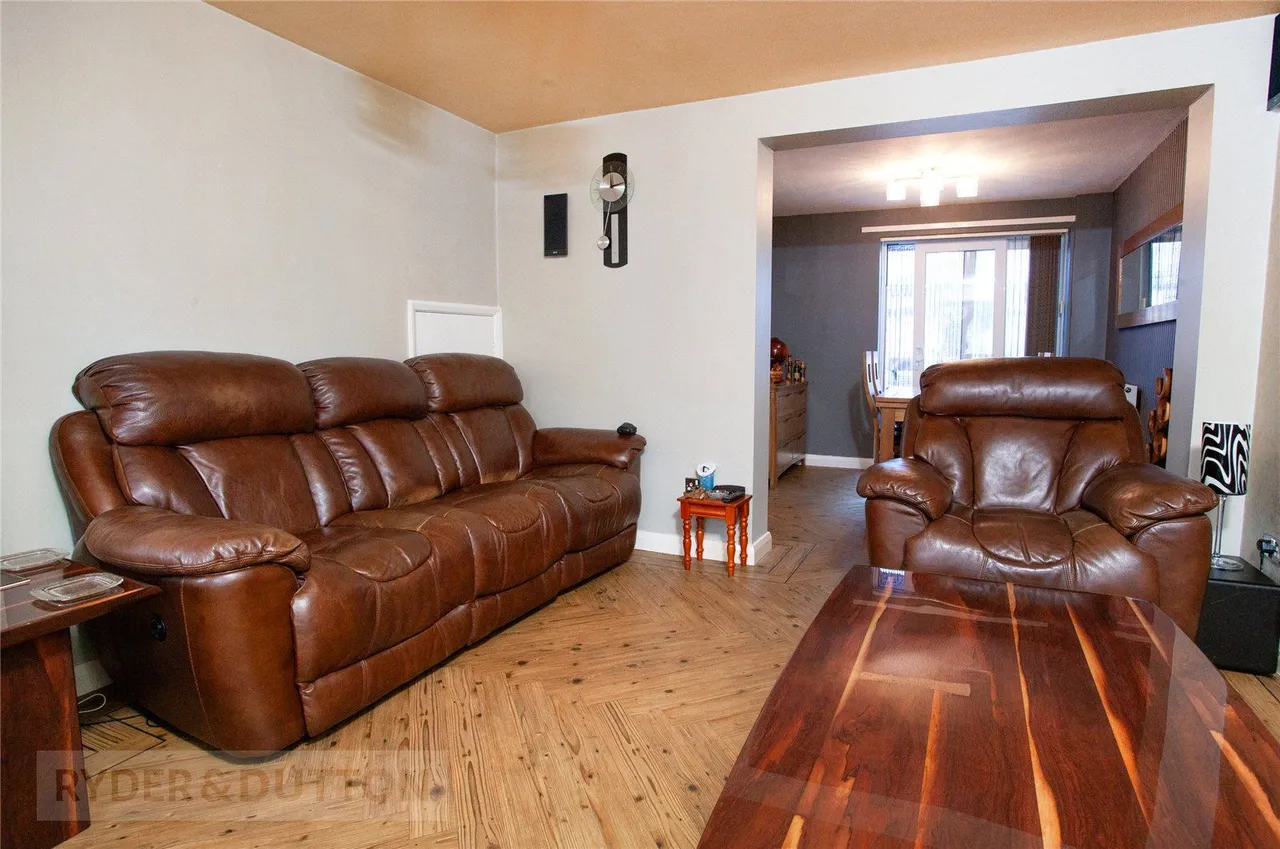 Bishop Marshall Way, Silver Birch, M24, photo 2