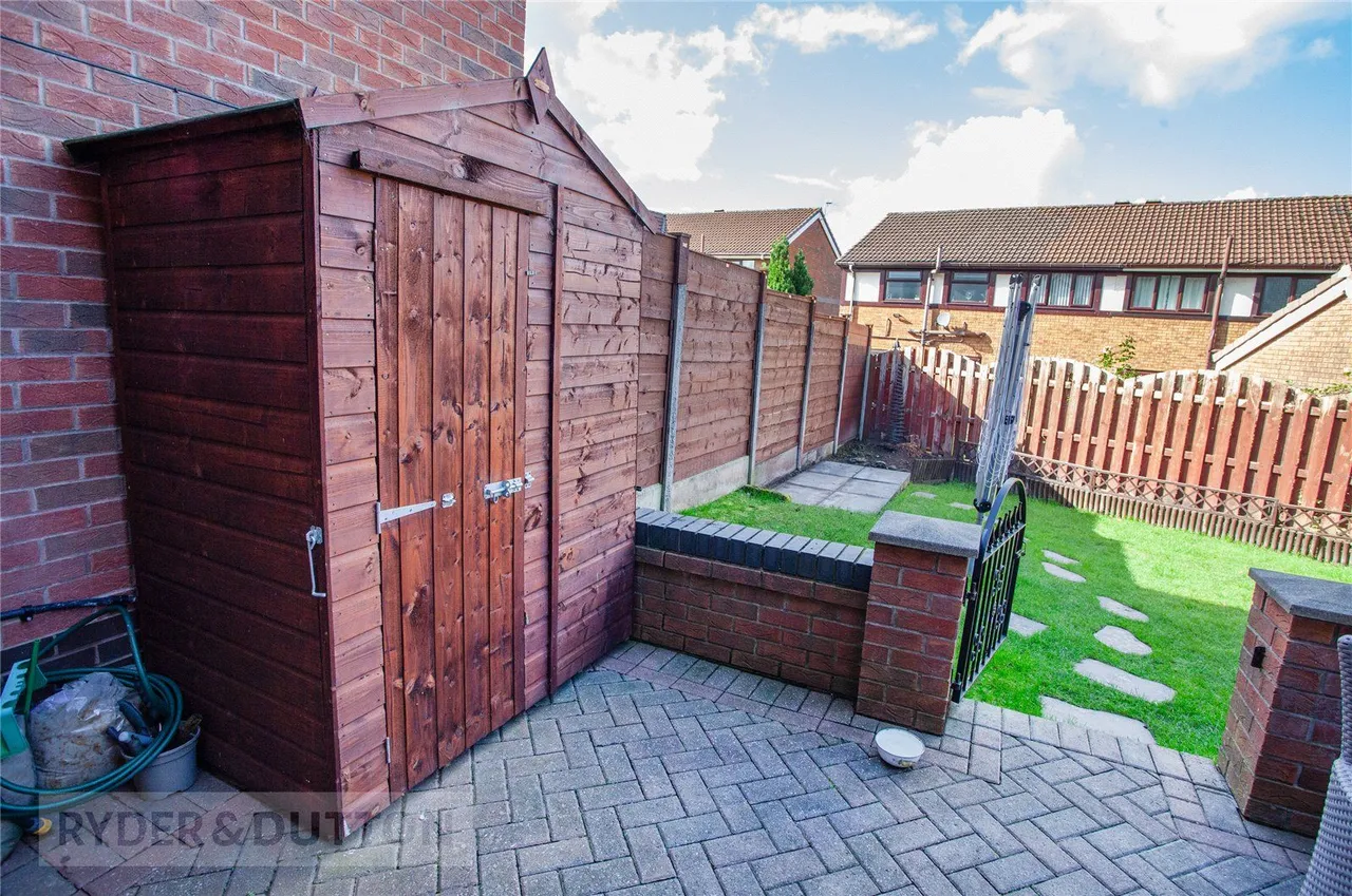 Bishop Marshall Way, Silver Birch, M24, photo 17