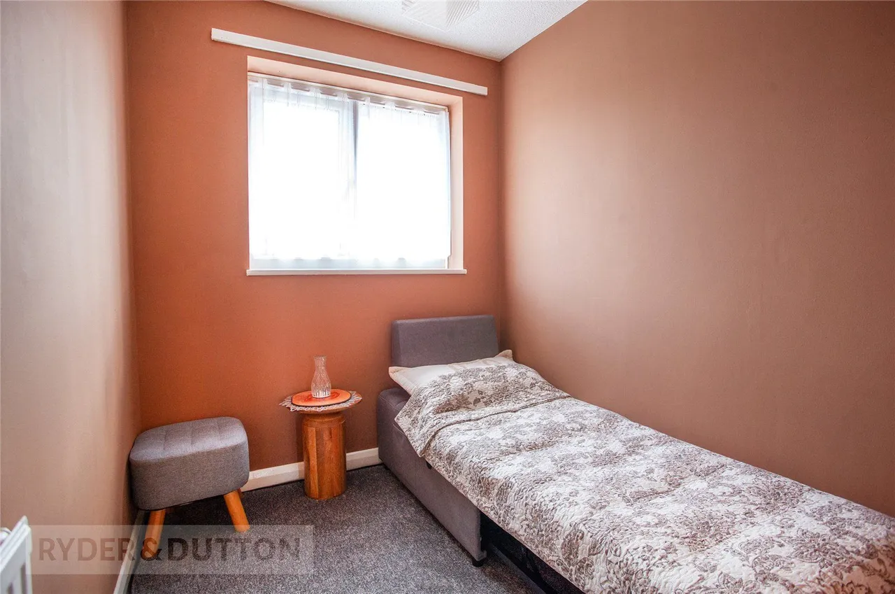 Bishop Marshall Way, Silver Birch, M24, photo 16
