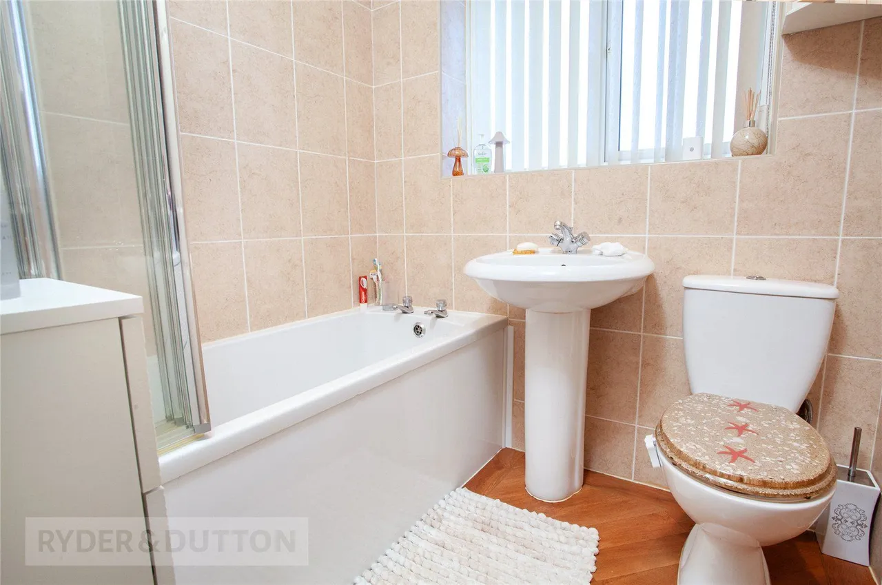 Bishop Marshall Way, Silver Birch, M24, photo 11