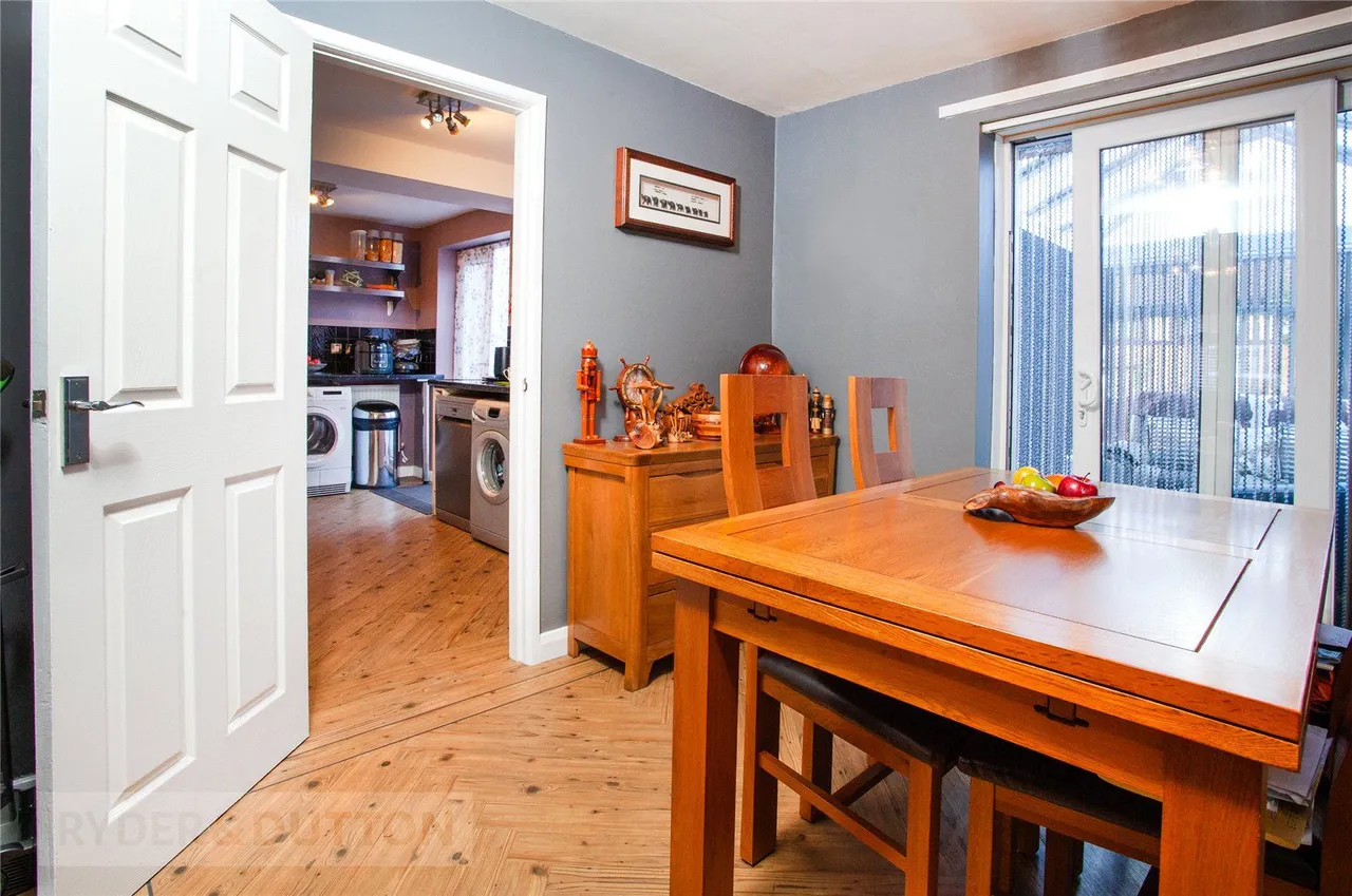 Bishop Marshall Way, Silver Birch, M24, photo 5