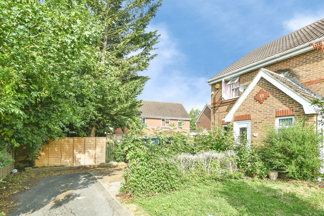 Bergman Close, Swindon, photo 8