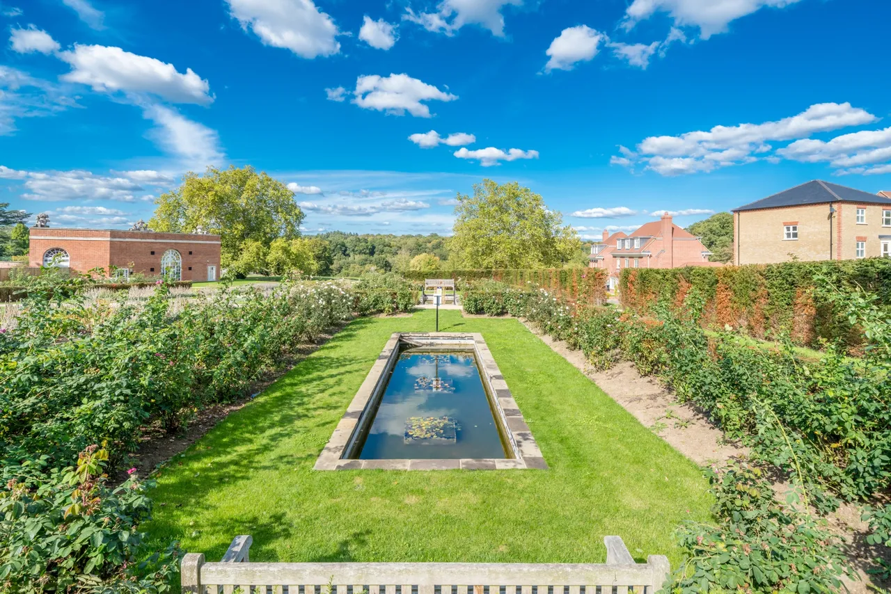 Chaplin Drive, Barnet, EN4, photo 9