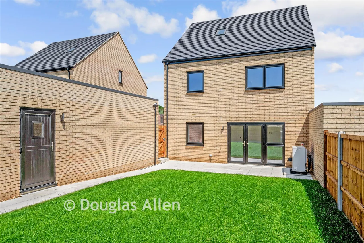 Eagle Close, Billericay, CM12, photo 7