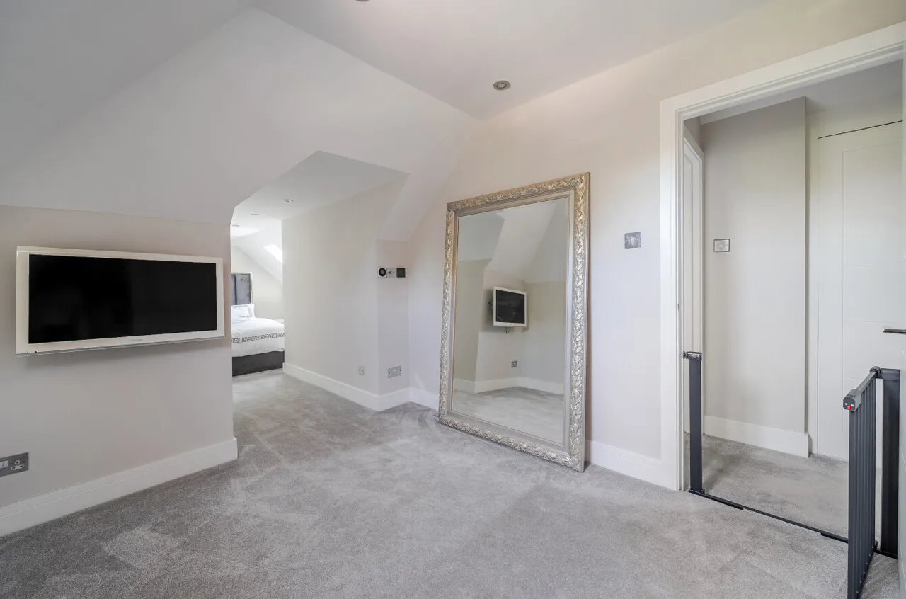 Hurst Lane, Egham, TW20, photo 15