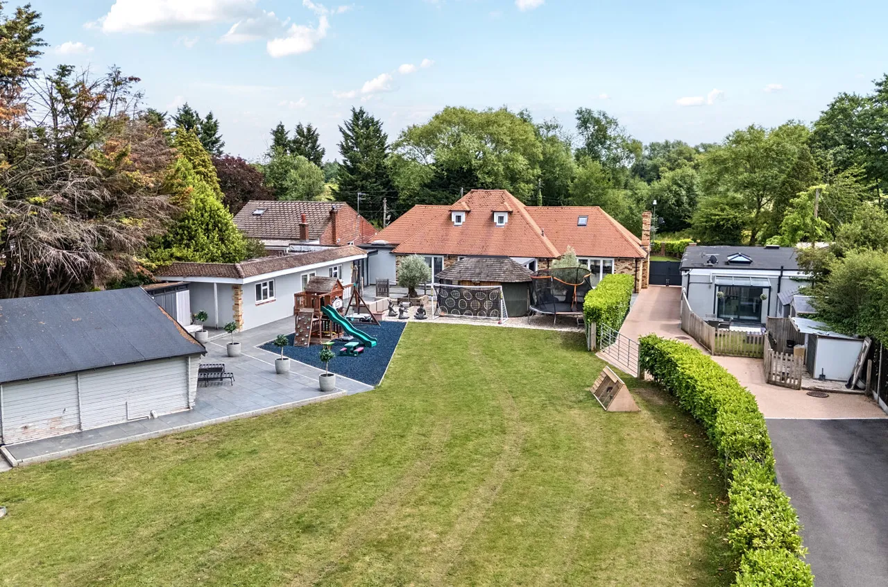 Hurst Lane, Egham, TW20, photo 25