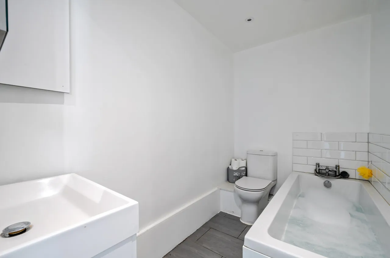 Hurst Lane, Egham, TW20, photo 36