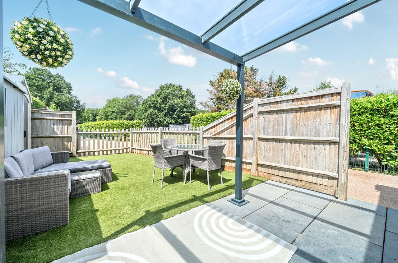 Hurst Lane, Egham, TW20, photo 30