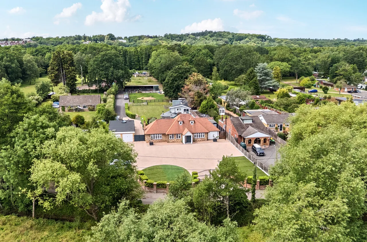 7 bed house for sale, Hurst Lane, Egham, TW20