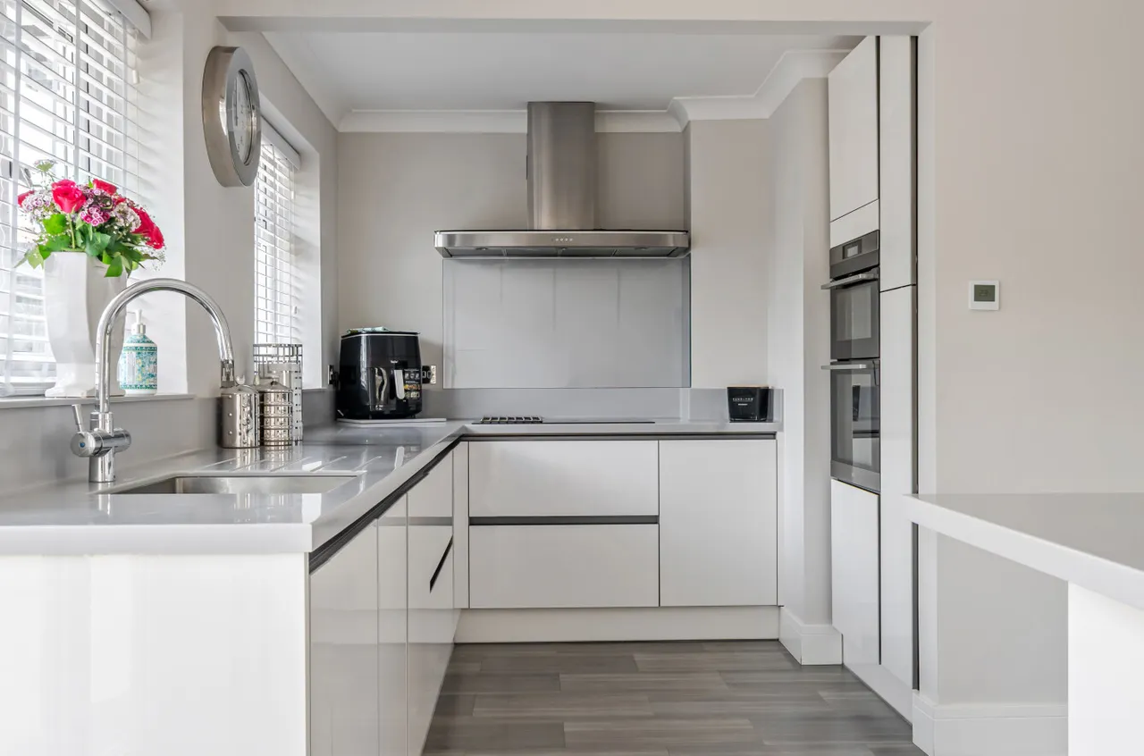 Hurst Lane, Egham, TW20, photo 8
