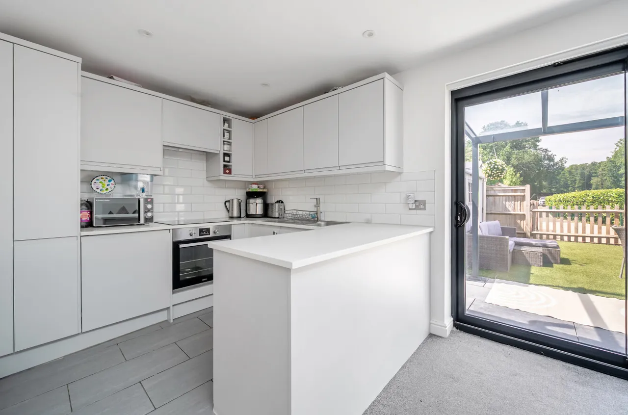 Hurst Lane, Egham, TW20, photo 29