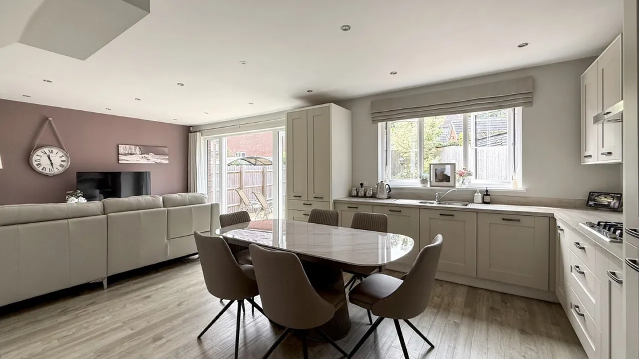St Andrews Road, Warminster, photo 6