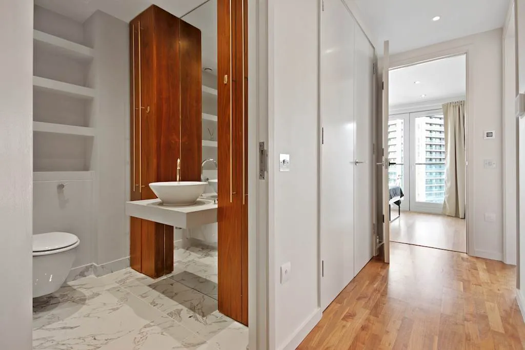 Fairmont Avenue, E14, photo 14