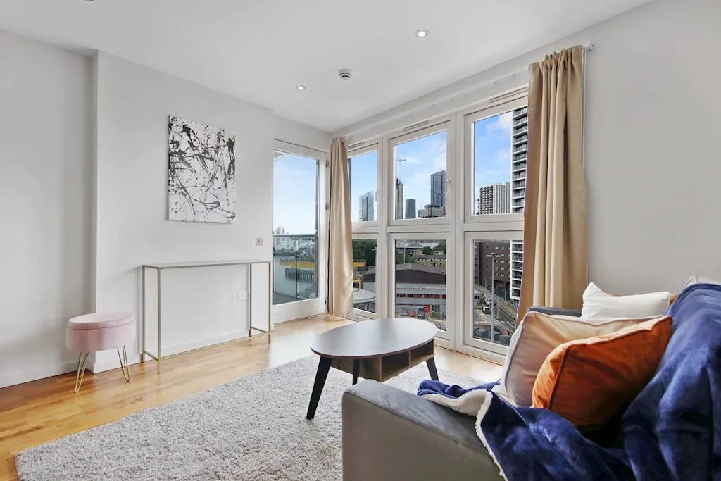 Fairmont Avenue, E14, photo 9