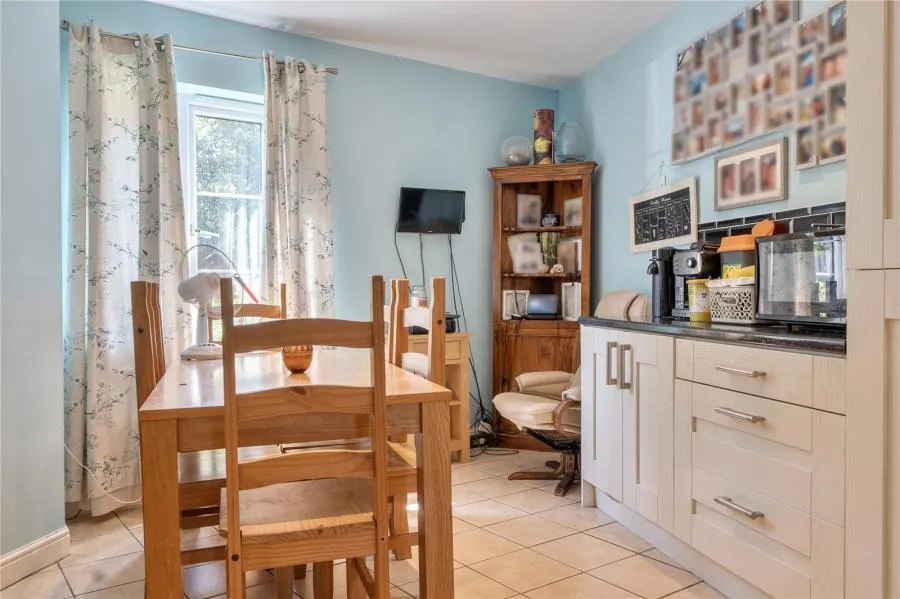Elmhurst Way, Carterton, OX18, photo 8