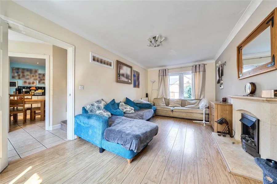 Elmhurst Way, Carterton, OX18, photo 3