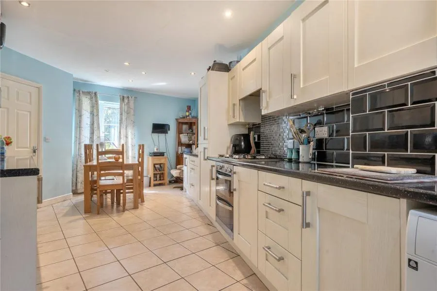 Elmhurst Way, Carterton, OX18, photo 7