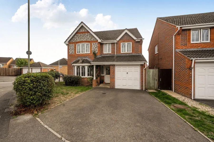 4 bed house for sale, Yarrow Close, Thatcham, RG18